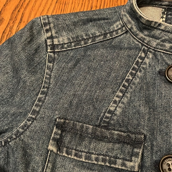 Like new Liz Claiborne button down denim jacket - Picture 6 of 15